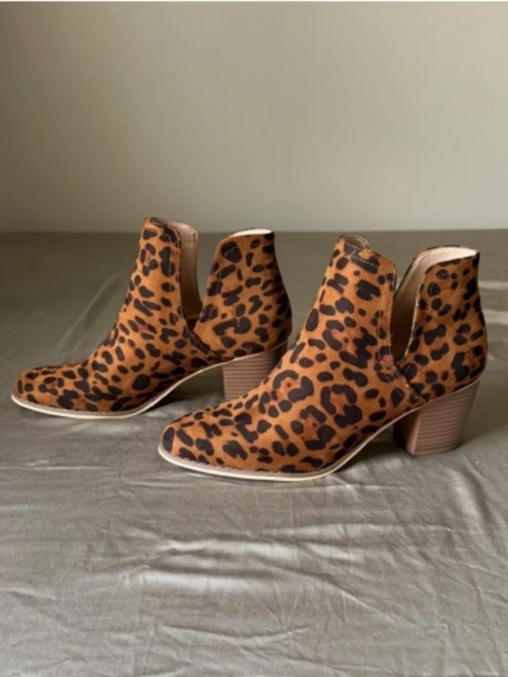 NWOT- women's leopard print booties- size 11 - Picture 3 of 5